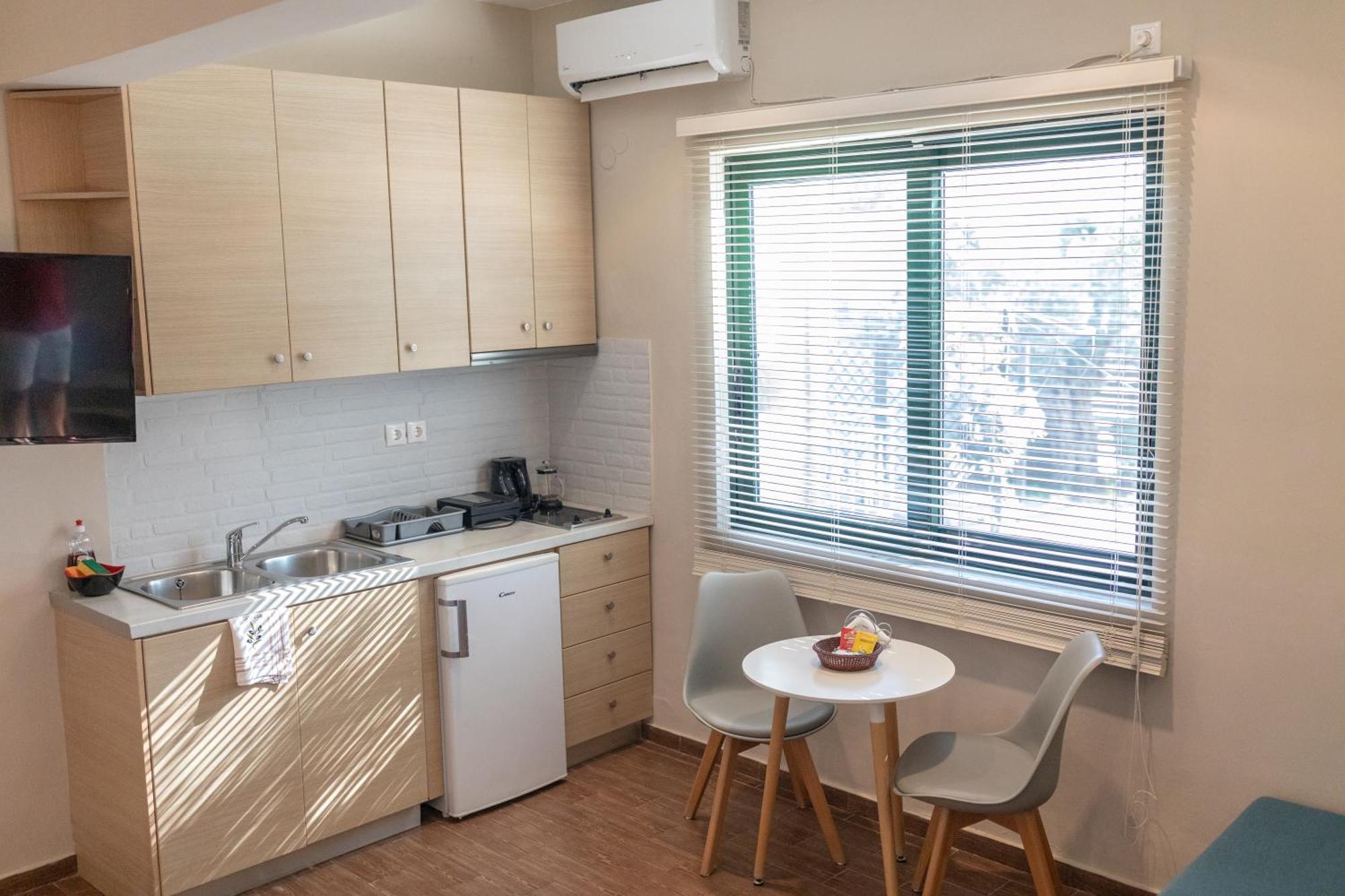 Ampoulos Rooms & Apartments Kedro Exterior photo